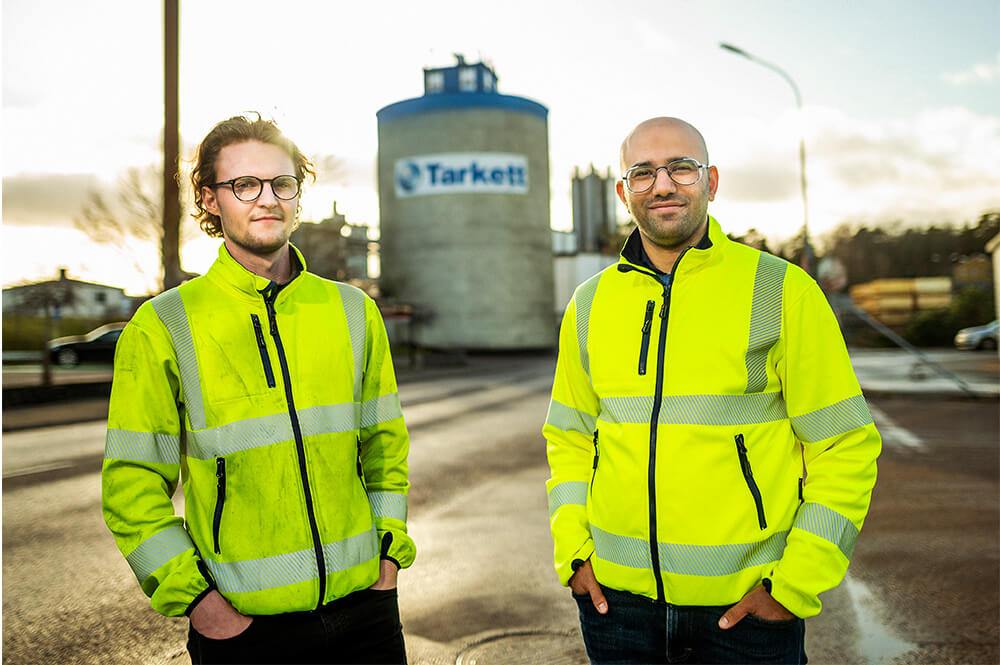Sam Evaldsson, blivande El- och automationsingenjör & Alaa Abbas, Kemist på kvalitetsavdelningen, Tarkett