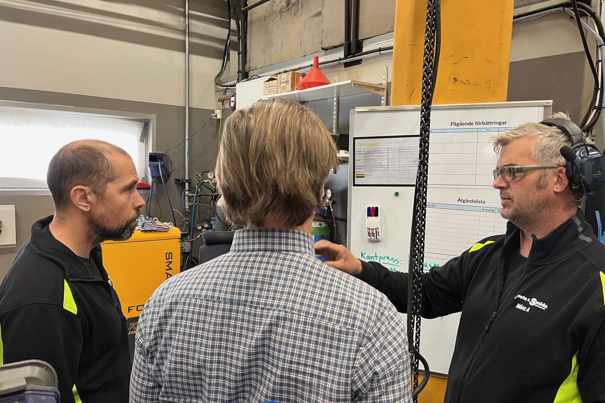 Samtal i produktionsmiljö mellan medarbetare och coach